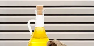 Is restoring vinyl siding with linseed oil a good idea? Linseed oil on vinyl siding.